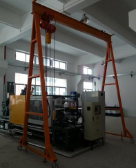 電動葫蘆搭配小型龍門吊